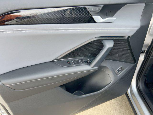 used 2025 Volkswagen Tiguan car, priced at $27,999