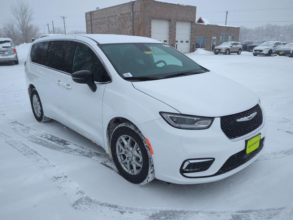 new 2026 Chrysler Pacifica car, priced at $40,733