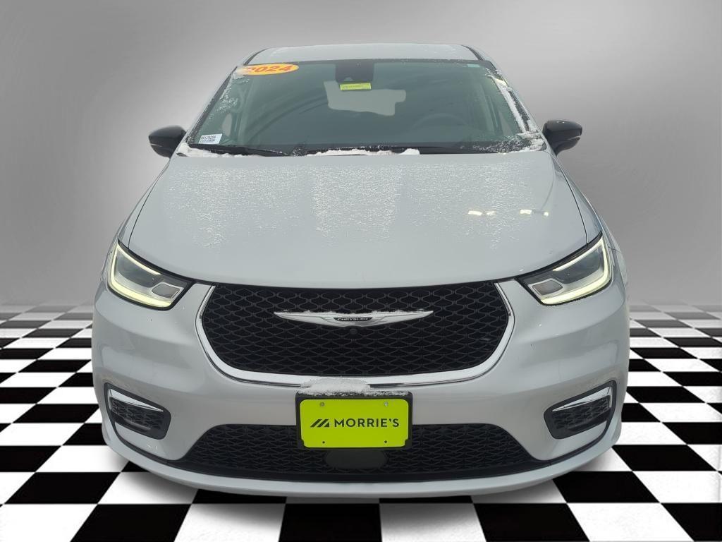 used 2024 Chrysler Pacifica car, priced at $28,436