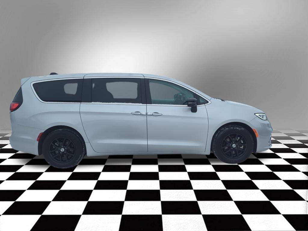 used 2024 Chrysler Pacifica car, priced at $28,436