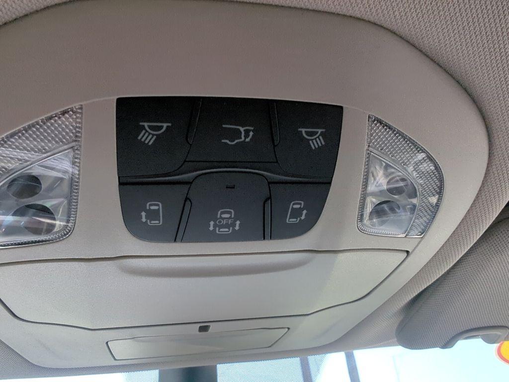 used 2023 Chrysler Pacifica car, priced at $34,287