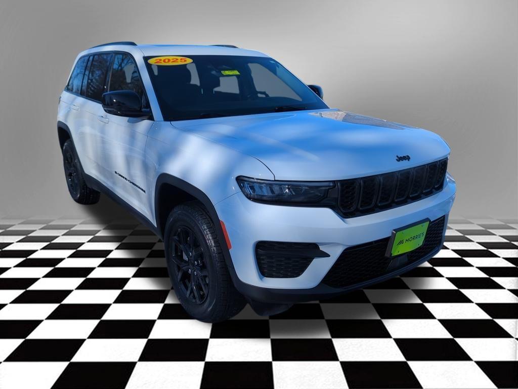used 2025 Jeep Grand Cherokee car, priced at $35,552
