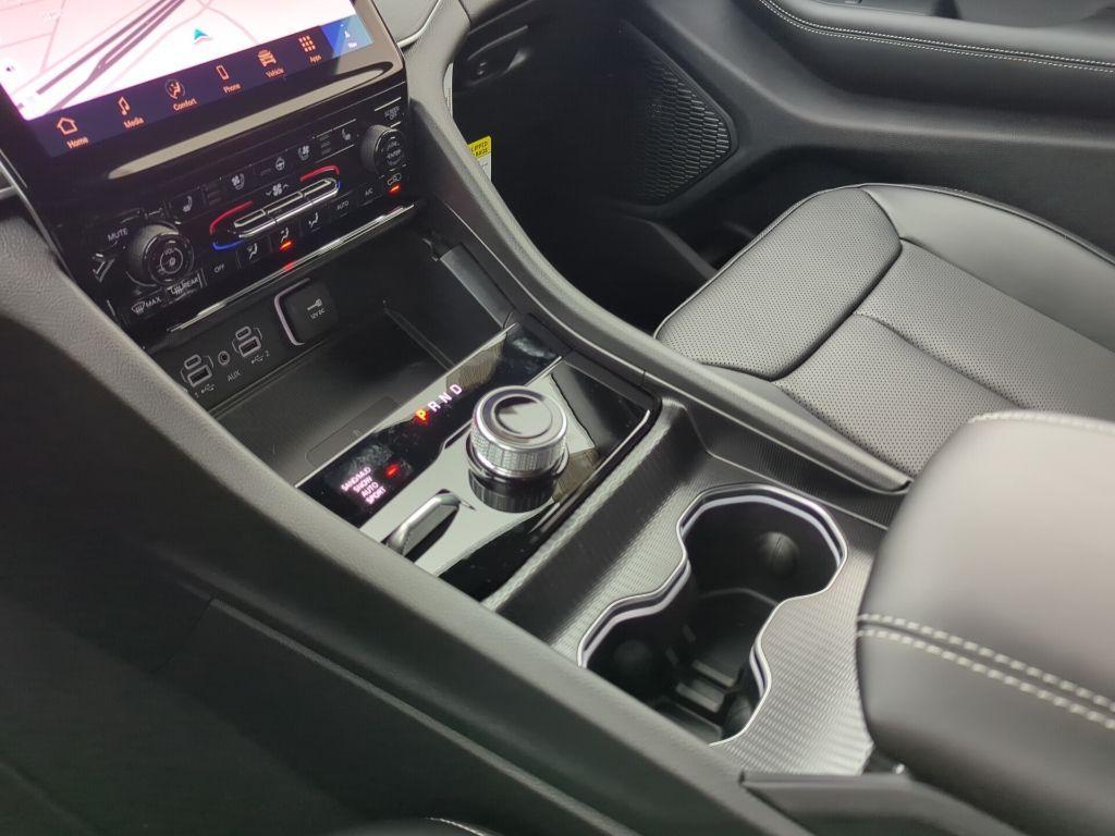 new 2025 Jeep Grand Cherokee car, priced at $48,236