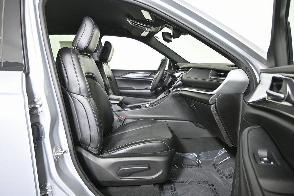 used 2023 Jeep Grand Cherokee car, priced at $30,999