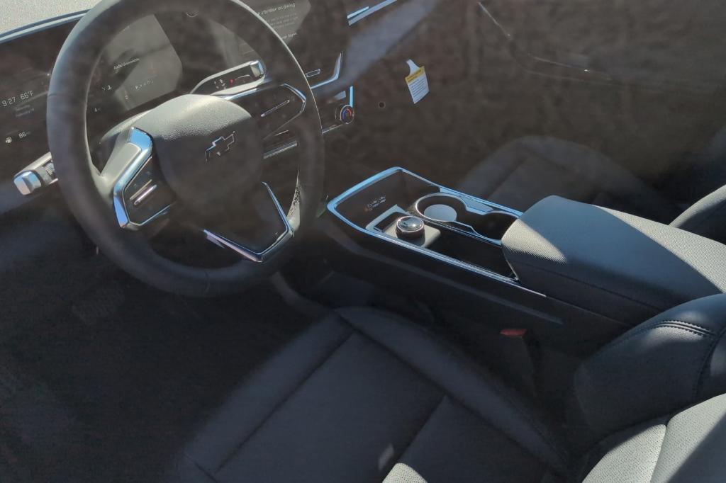 new 2026 Chevrolet Equinox car, priced at $34,205