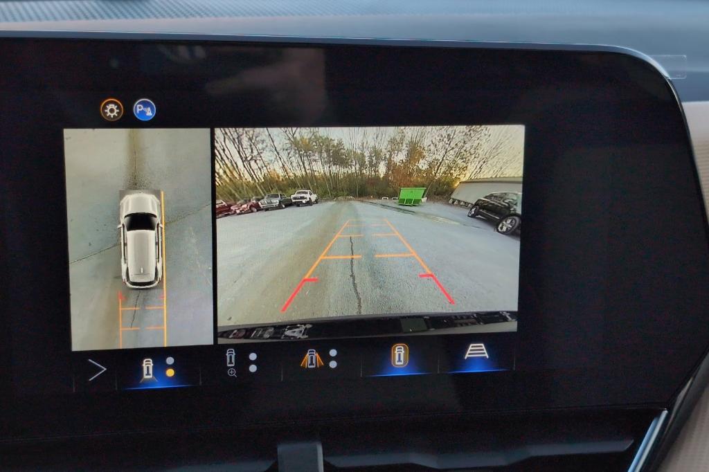 new 2026 Chevrolet Equinox car, priced at $38,935