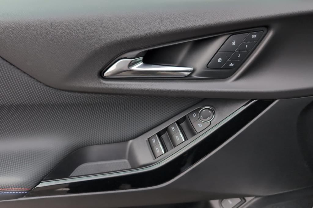 new 2026 Chevrolet Equinox car, priced at $35,915