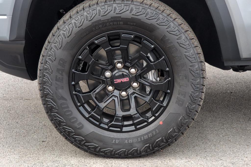 new 2026 GMC Canyon car, priced at $43,660