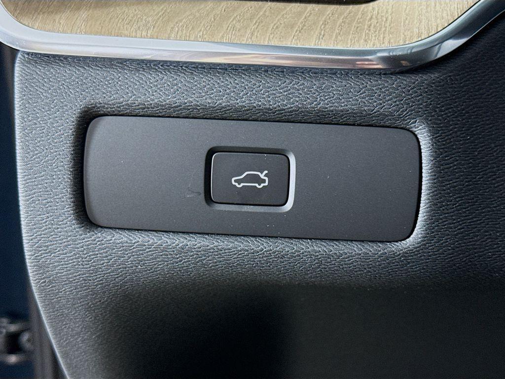 new 2026 Volvo XC60 car, priced at $58,105
