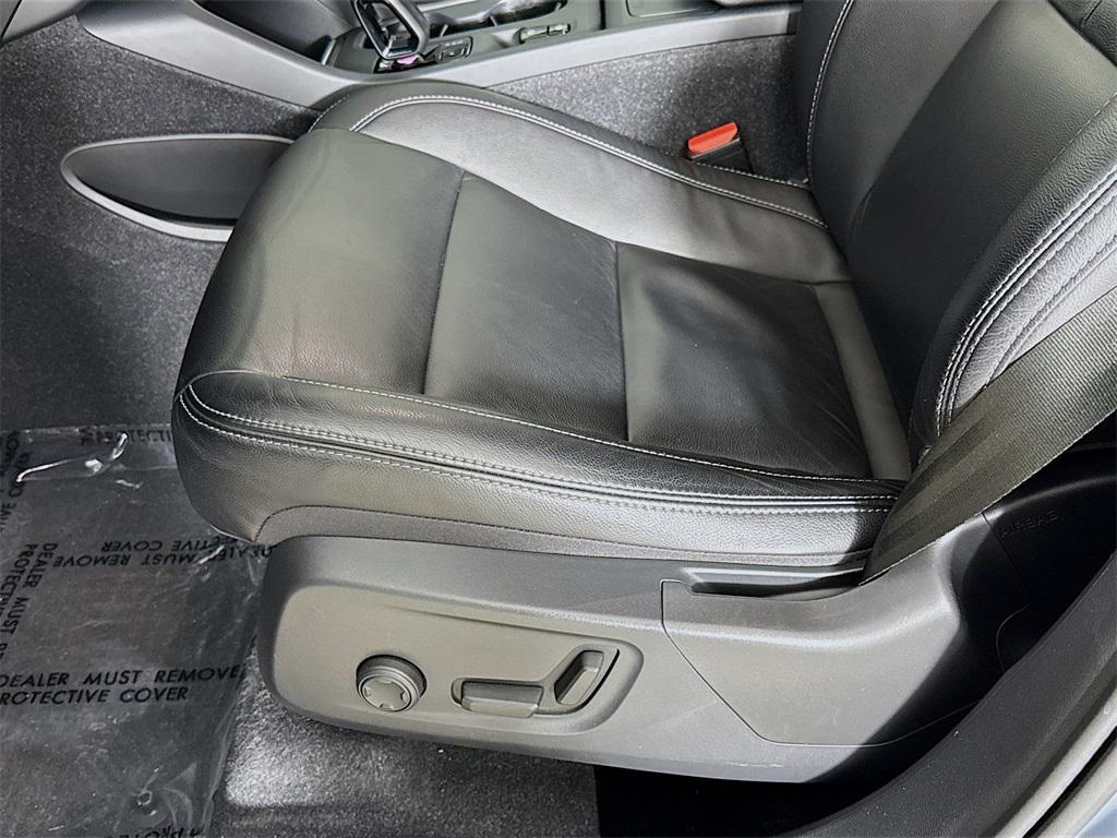 used 2023 Volvo XC40 car, priced at $26,795