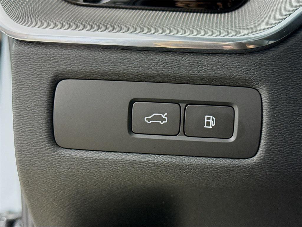 new 2026 Volvo XC60 Plug-In Hybrid car, priced at $84,545