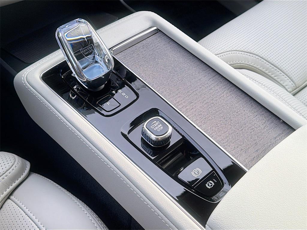 new 2026 Volvo XC90 Plug-In Hybrid car, priced at $85,745