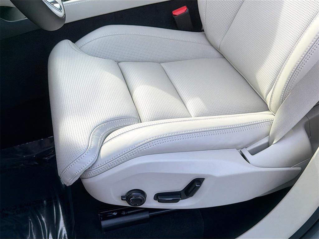 new 2026 Volvo XC90 Plug-In Hybrid car, priced at $85,745