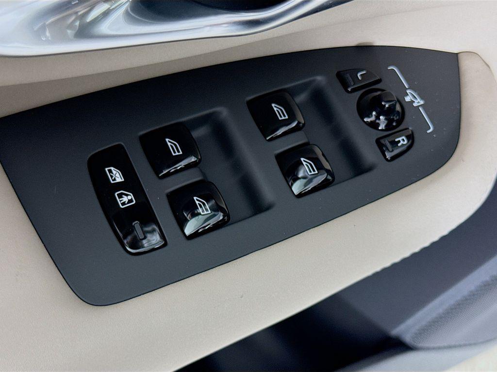 new 2026 Volvo XC90 car, priced at $70,985