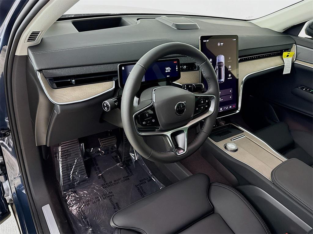new 2025 Volvo EX90 car, priced at $90,640