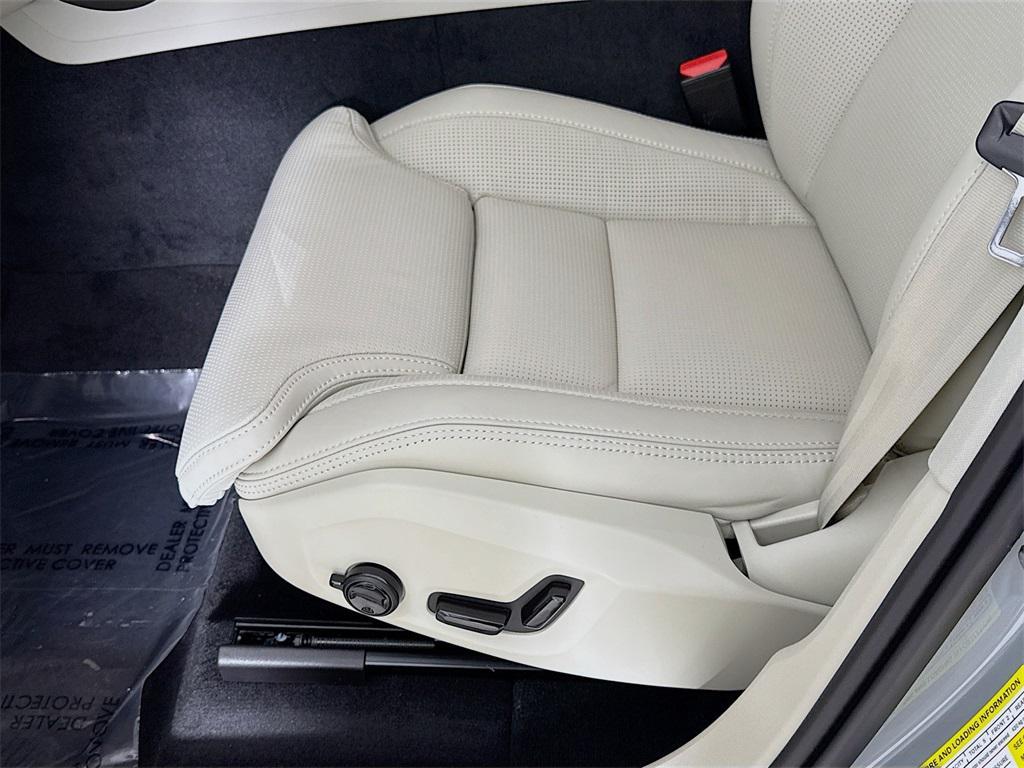 new 2026 Volvo XC60 Plug-In Hybrid car, priced at $75,235