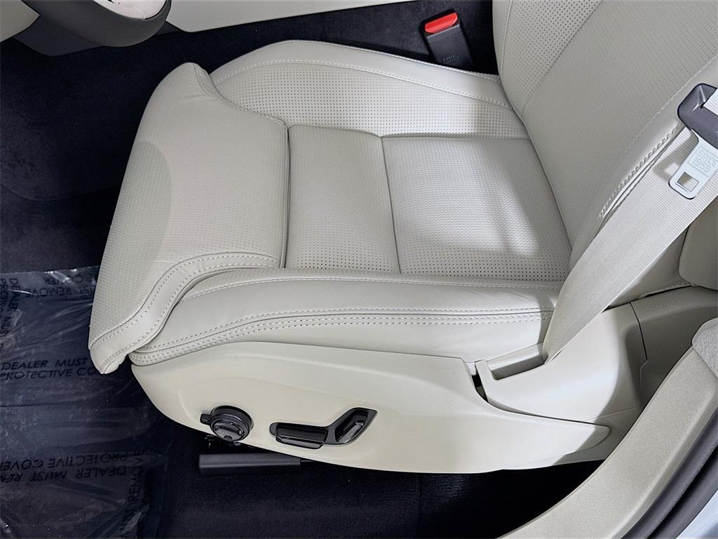 new 2026 Volvo XC90 Plug-In Hybrid car, priced at $85,625