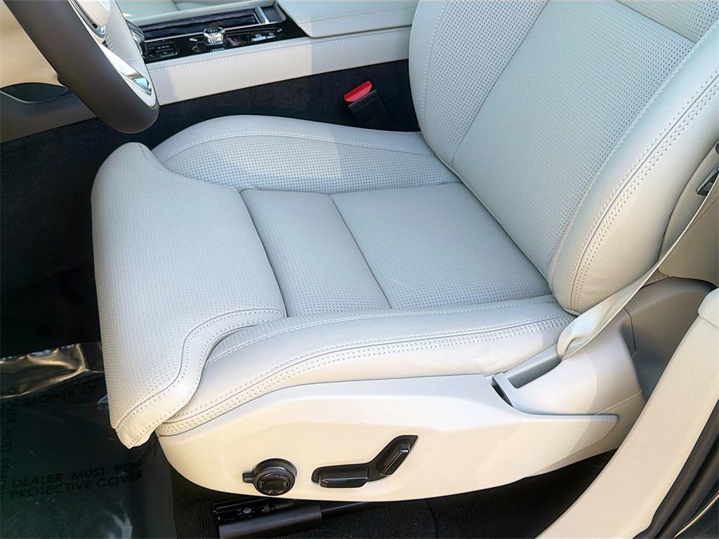 new 2026 Volvo XC90 Plug-In Hybrid car, priced at $87,885