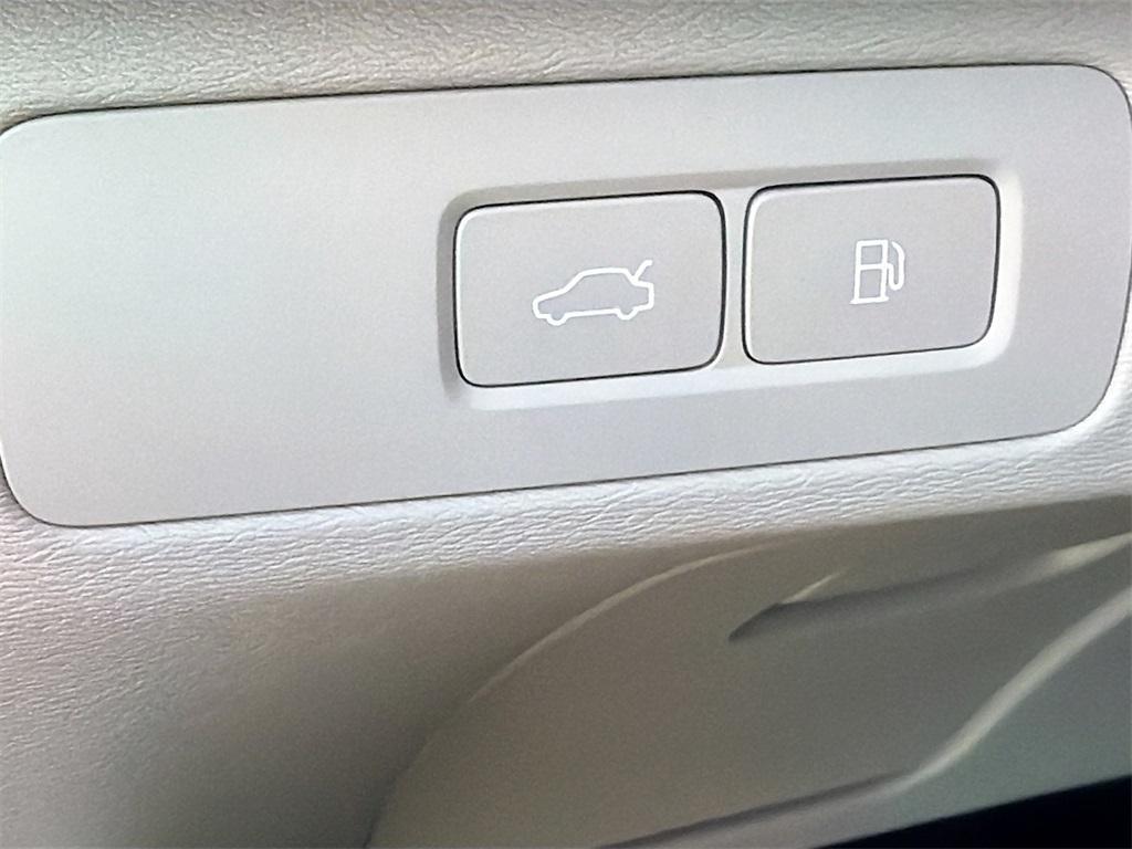 new 2026 Volvo XC90 Plug-In Hybrid car, priced at $87,885