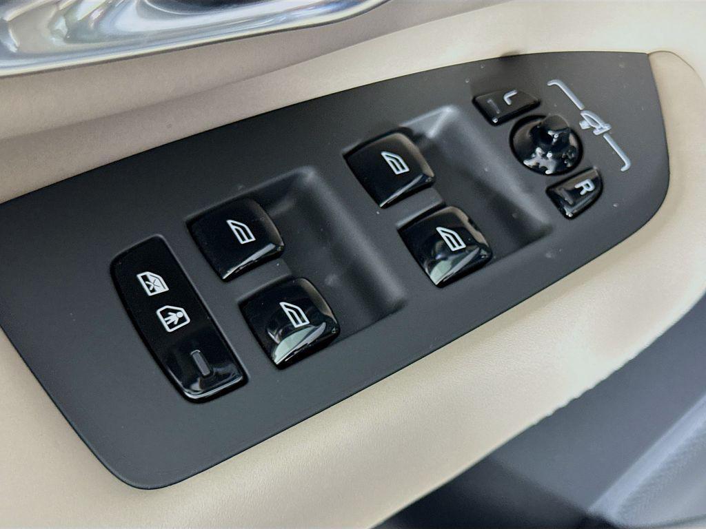 new 2026 Volvo XC90 Plug-In Hybrid car, priced at $81,875