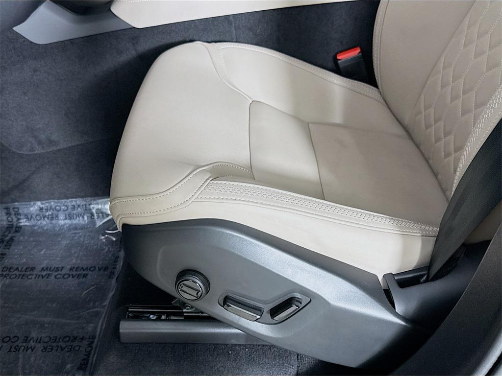 new 2025 Volvo XC90 car, priced at $65,725
