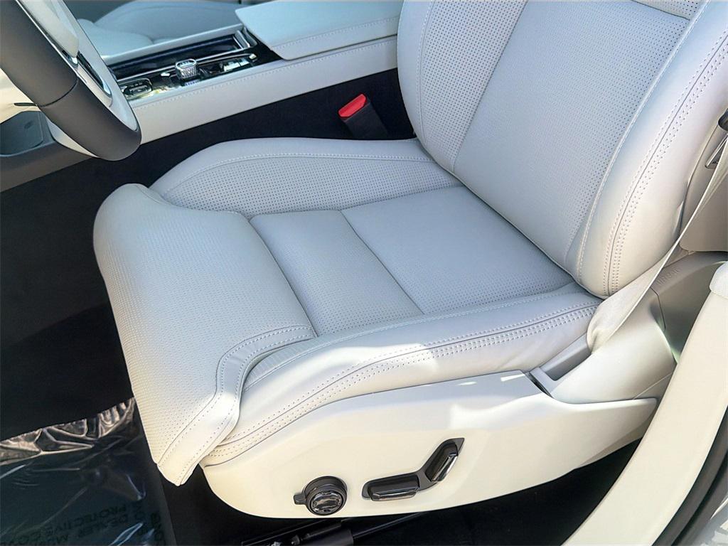 new 2026 Volvo XC90 Plug-In Hybrid car, priced at $85,745