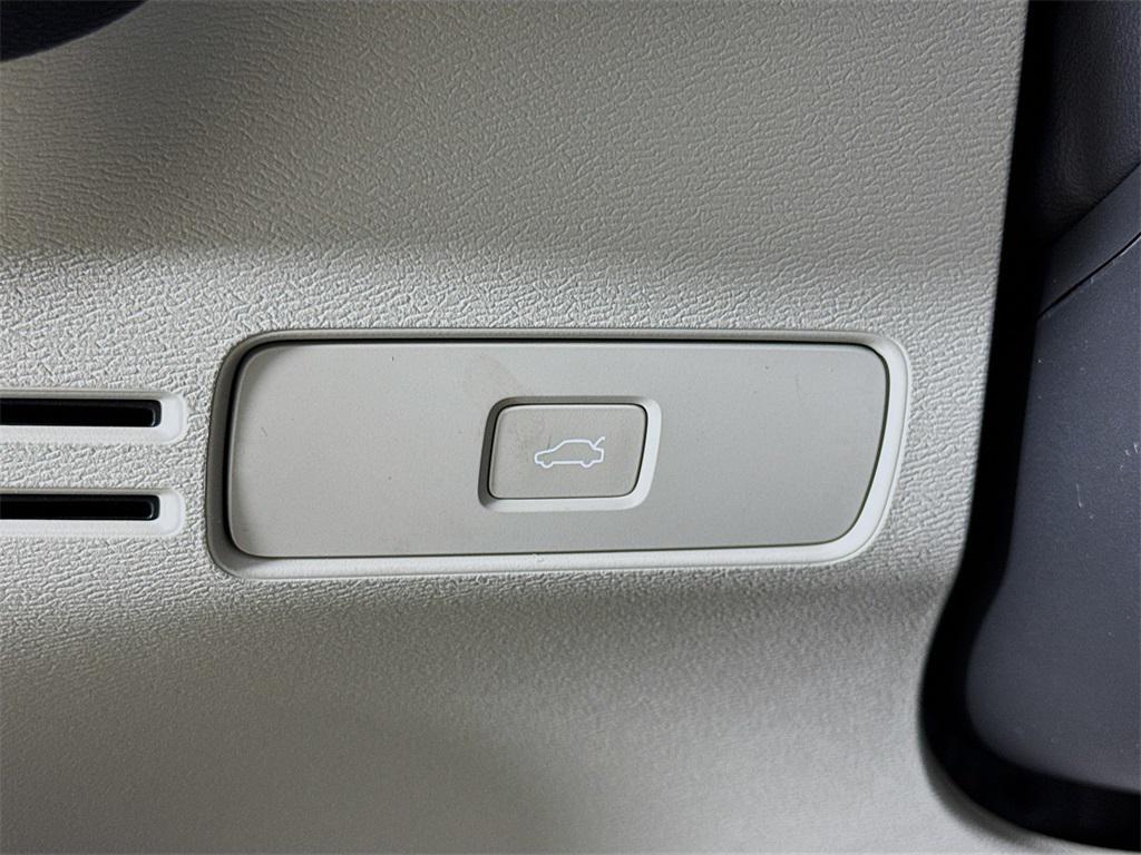 new 2026 Volvo XC40 car, priced at $51,975