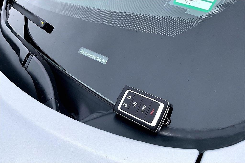 used 2025 Jeep Grand Cherokee car, priced at $38,481