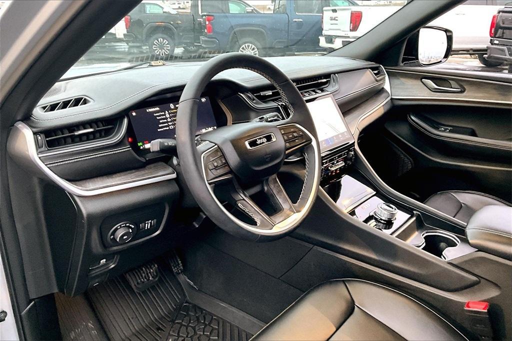 used 2025 Jeep Grand Cherokee car, priced at $38,481