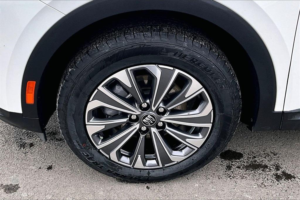 used 2024 Buick Envision car, priced at $23,481