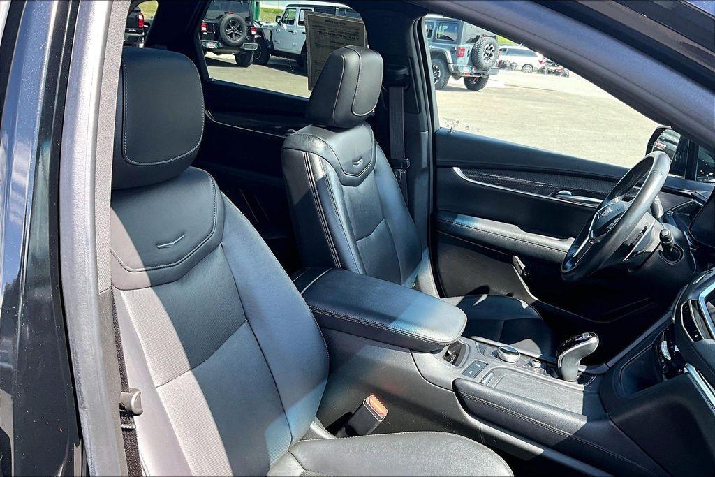 used 2023 Cadillac XT5 car, priced at $37,800