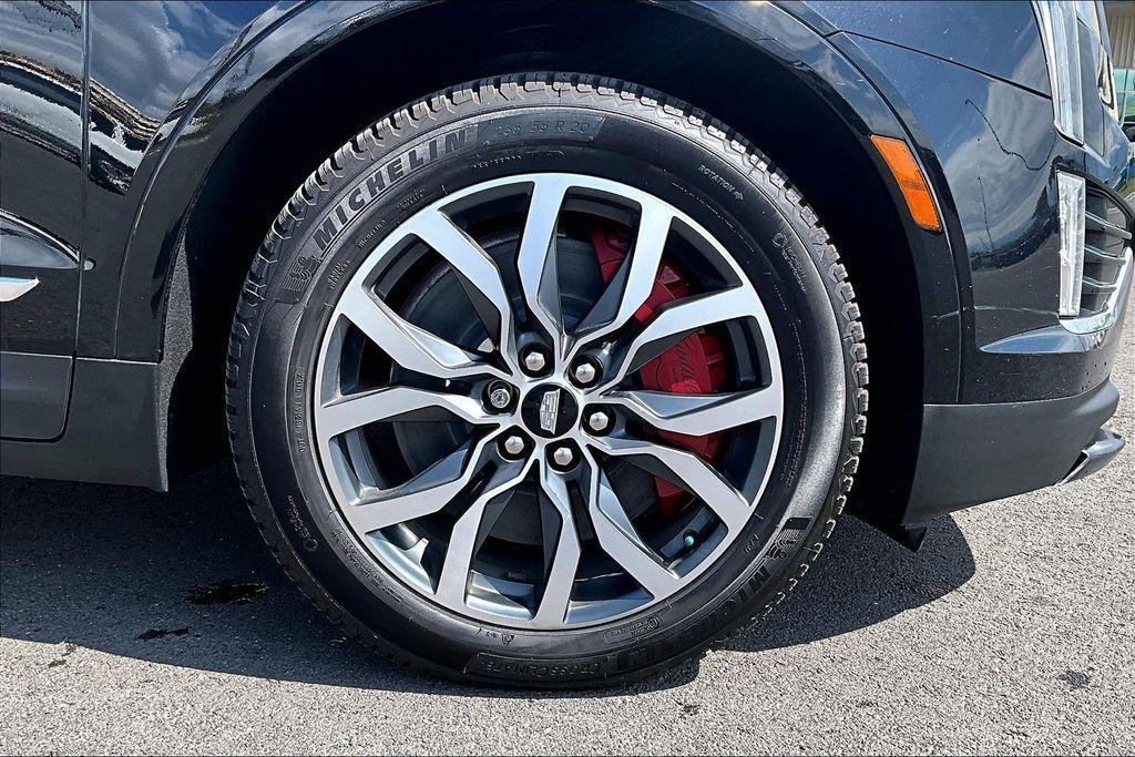 used 2023 Cadillac XT5 car, priced at $37,800