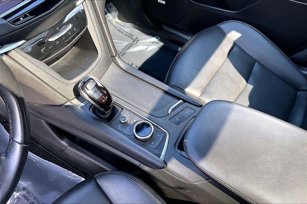 used 2023 Cadillac XT5 car, priced at $37,800