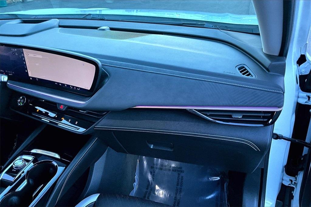 used 2024 Buick Envision car, priced at $27,281