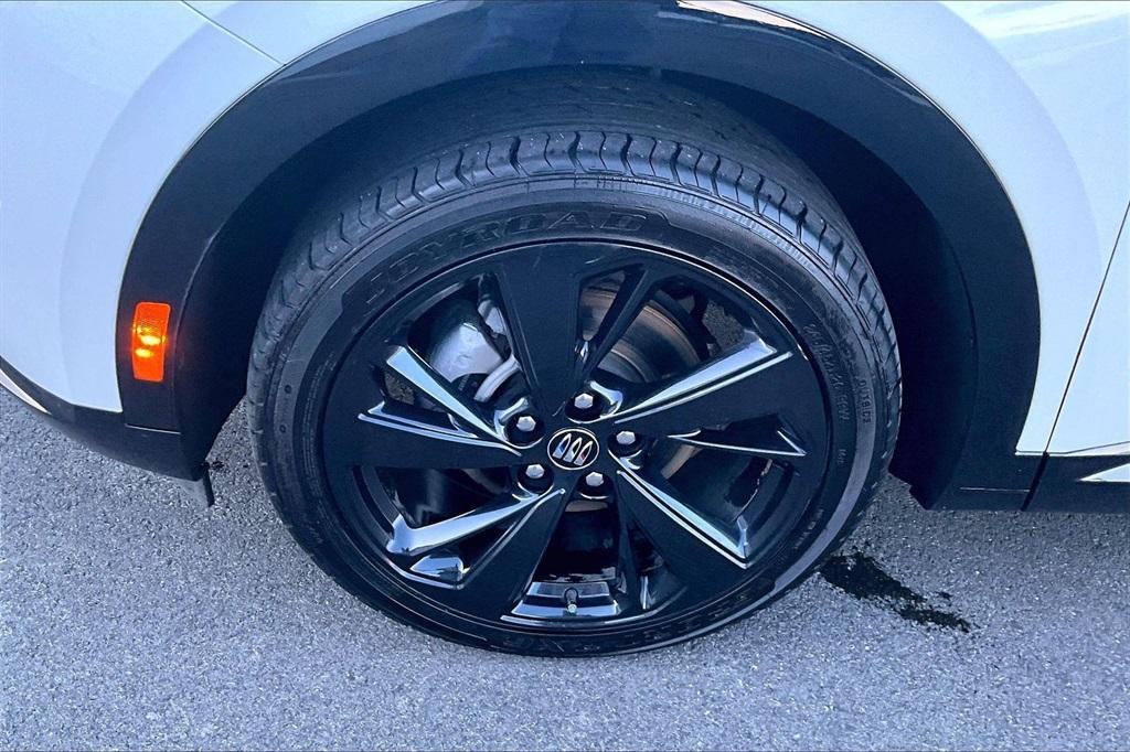 used 2024 Buick Envision car, priced at $27,281