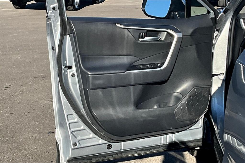 2025 Silver Sky Metallic Toyota RAV4 Hybrid