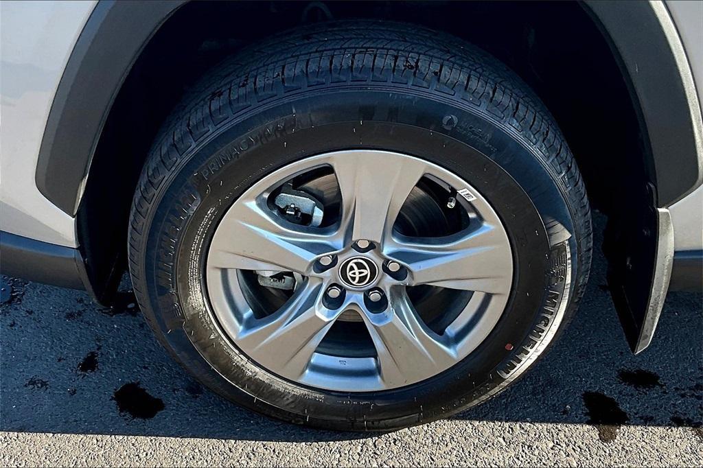 2025 Silver Sky Metallic Toyota RAV4 Hybrid