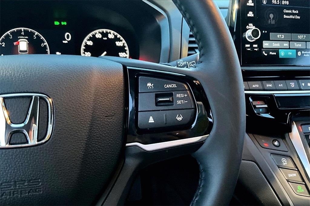 used 2025 Honda Odyssey car, priced at $37,981