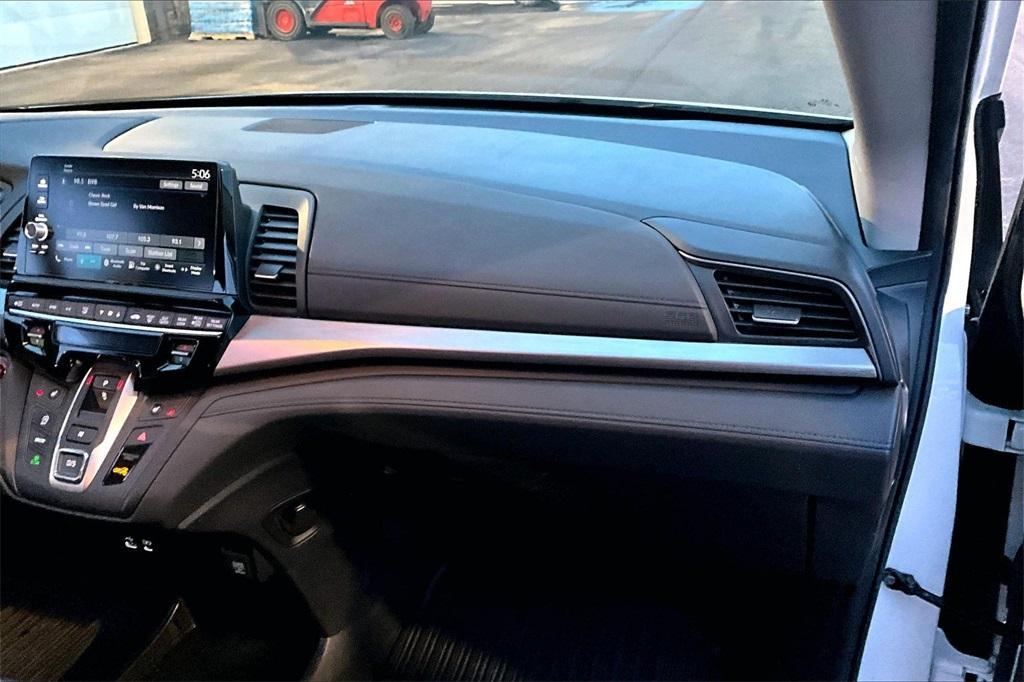 used 2025 Honda Odyssey car, priced at $37,981