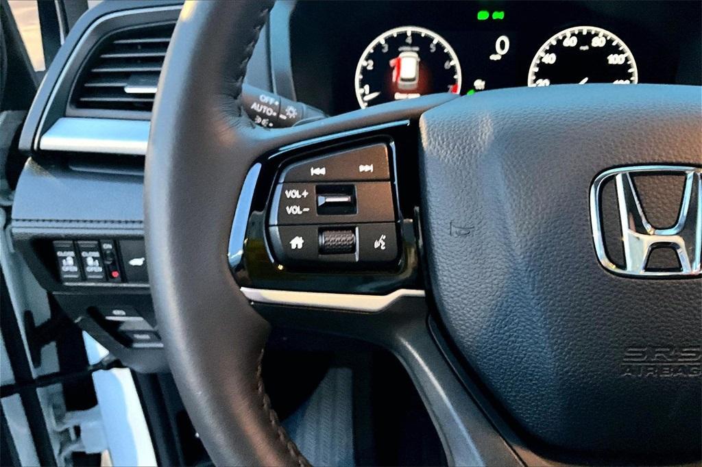 used 2025 Honda Odyssey car, priced at $37,981