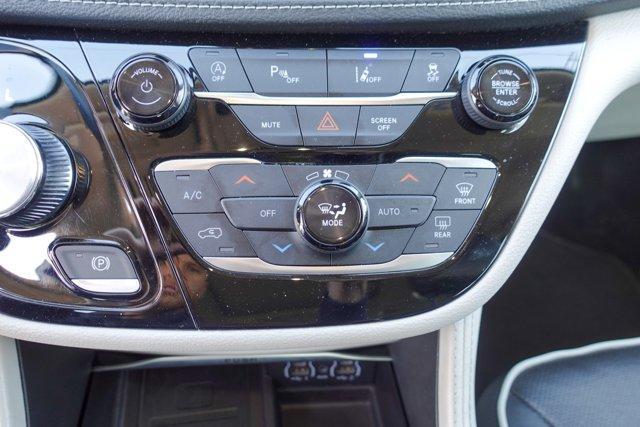 used 2023 Chrysler Pacifica car, priced at $24,971