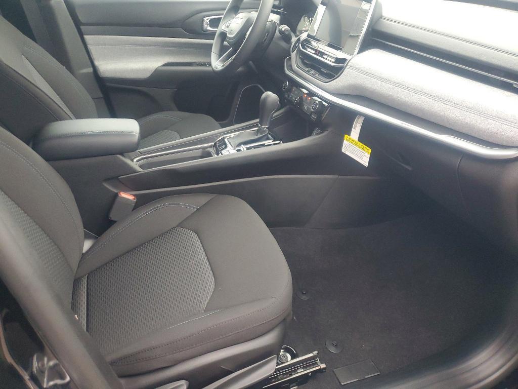 new 2025 Jeep Compass car, priced at $28,090