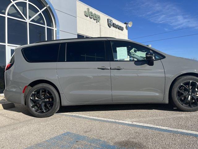 used 2025 Chrysler Pacifica car, priced at $38,757