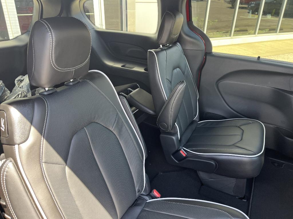 new 2026 Chrysler Pacifica car