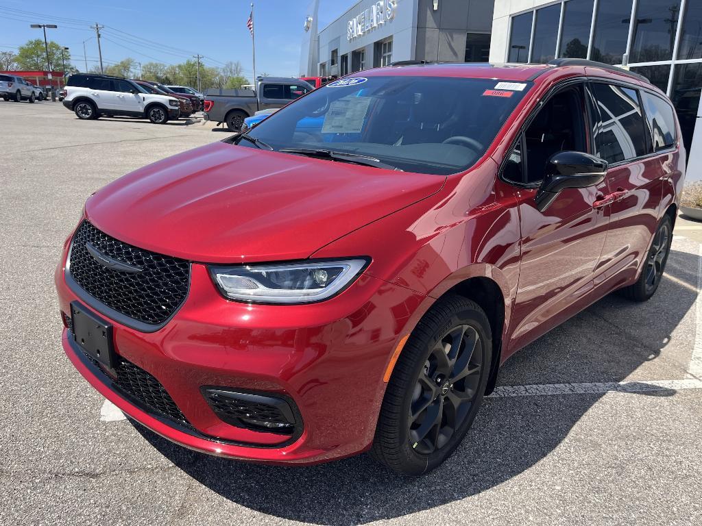 new 2026 Chrysler Pacifica car