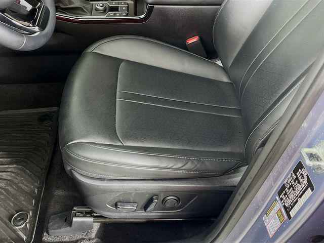 used 2023 Kia Sorento car, priced at $27,500