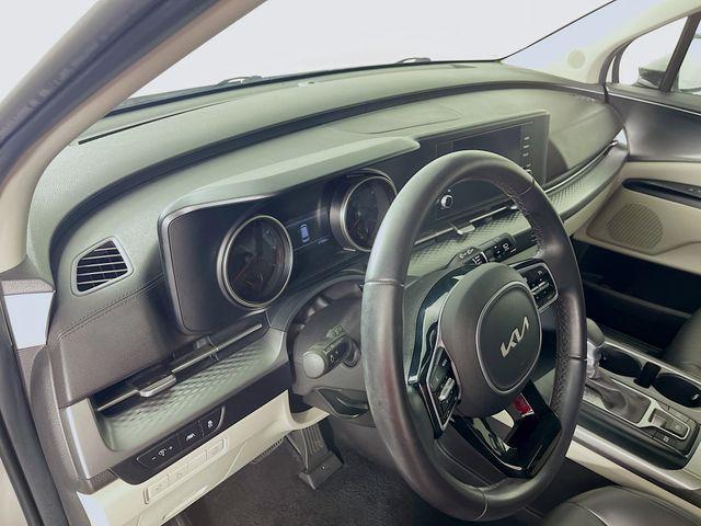 used 2023 Kia Carnival car, priced at $26,900