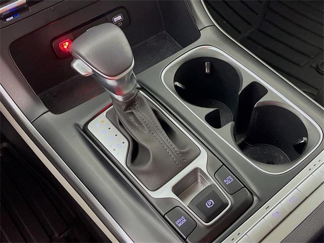 used 2024 Kia Carnival car, priced at $29,900