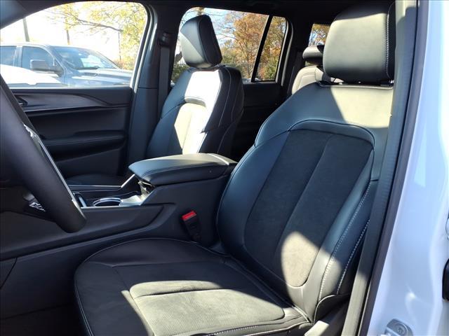 new 2025 Jeep Grand Cherokee car, priced at $41,959