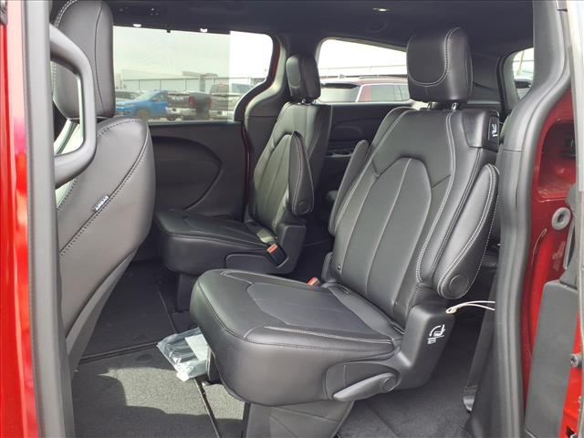 new 2026 Chrysler Pacifica car, priced at $40,250